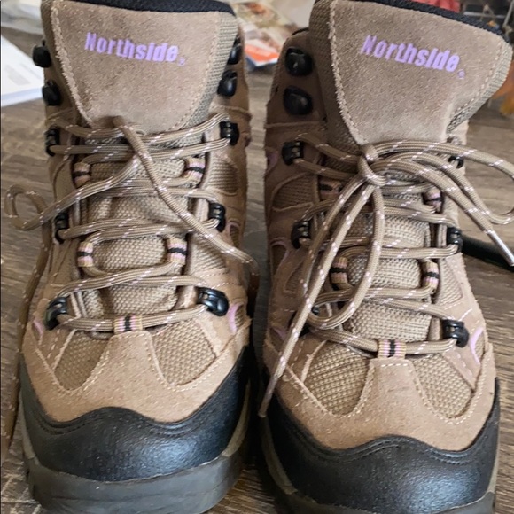 womens walking boots size 6.5